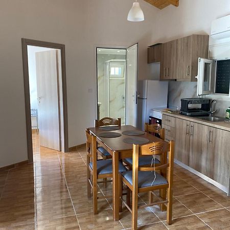 Babis Apartment Ayios Nikitas Ngoại thất bức ảnh